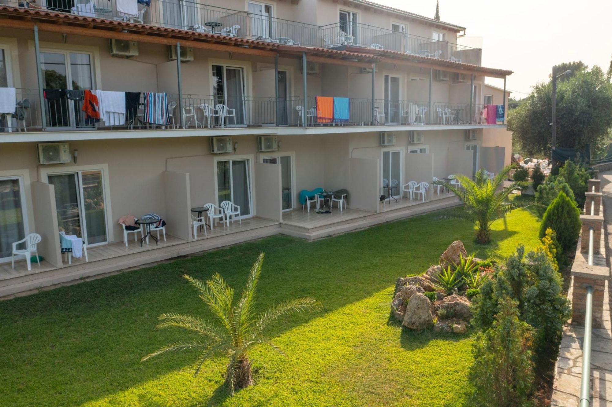 Bed and Breakfast Luca Mare Гоувия Экстерьер фото